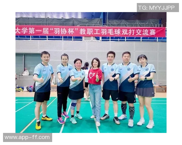 羽毛球双打中场上沟通模式与临场表现关系探讨